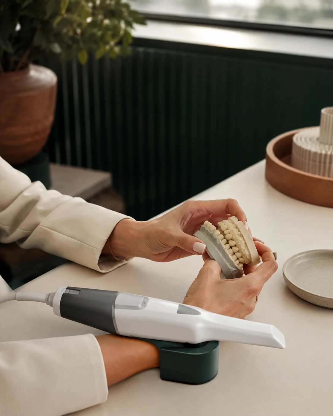 Planejamento odontológico com modelo de estudo e scanner intraoral